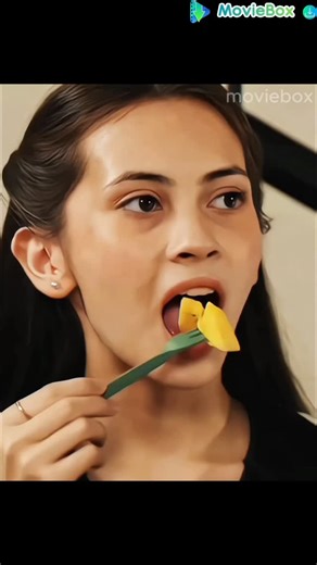 Moviebox Official on Instagram: "Dini makan nanas buat hindarin anak yang diinginkan 😭 #PernikahanDiniGenZ #aliandosyarief #richelleskornicki #trending #moviebox"