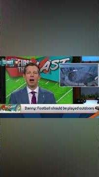 Danny says football should be played outdoors ❄️🗣️ #NFL #bears #Christmas #winter