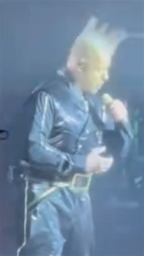 Rammstein - Till Lindemann Close Up with Band Performance in the Stag...