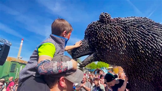 Den Země v Kovozoo spojil recyklaci, zábavu a křest nového zvířete – Televize TVS