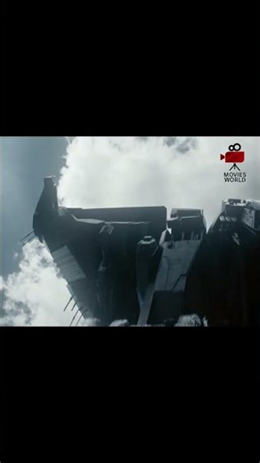 Alien Machine Chase in the River | War Machine (2026)