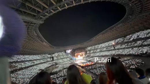 THE MASSIVE FIREWORKS SHOW FOR TWICE AT MUFG JAPAN NATIONAL STADIUM