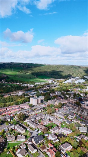 Reel - 4 Oakfield Close Elland, HX5 0LJ