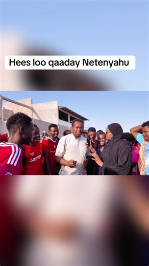 Hees Loo Qaaday Sakariye iyo Cabdi Mucaad - Muqdisho