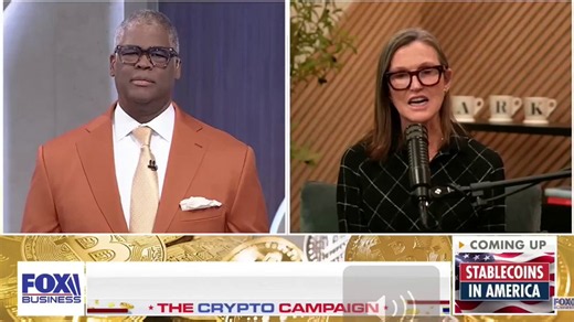 ARK Invest's Cathie Wood highlights a shifting dynamic between $BTC and gold. 📈"In the last two cycles, gold has actually led Bitcoin," but recently "they've exchanged places," says Wood.Adding, #Bitcoin is "in a bottoming out process" and "gold has given way."