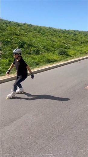 How to Rollerblade Down Slopes Comfortably & Smoothly with Parallel Turns