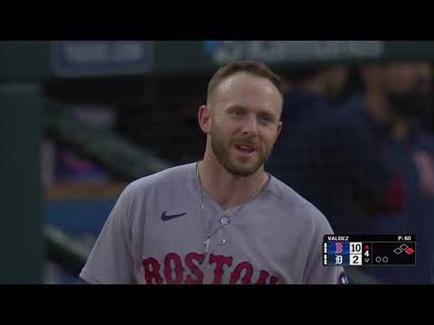 Benches clear in the 4th inning of the Red Sox-Tigers game in Detroit