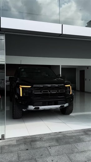 Ford F-150 Raptor 2026 — Montage and Highlights