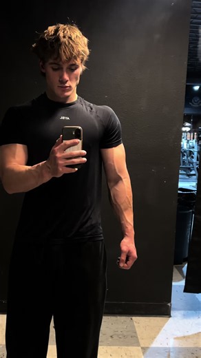 AYBL Ashton's Aesthetic Physique: Forearm & Bicep Motivation