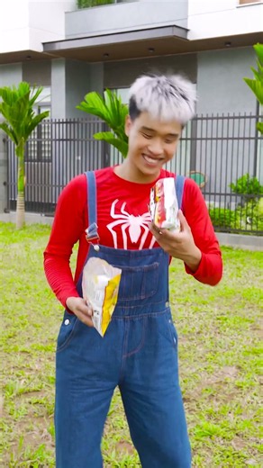 Cho Mình Ăn Bim Bim Với! | Can I Have Some Snacks, Please? #shorts
