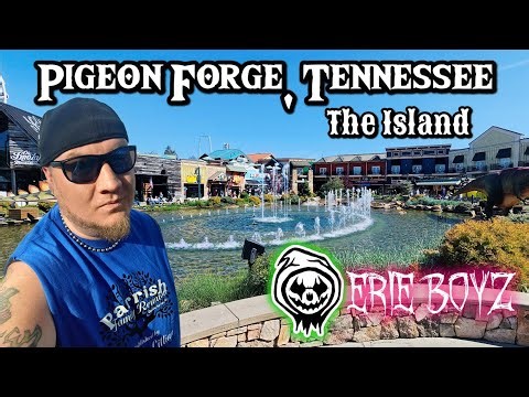 Pigeon Forge, Tennessee 🎠The Island🎡 #tennessee #pigeonforge #travel #fyp #smokymountains #vacation