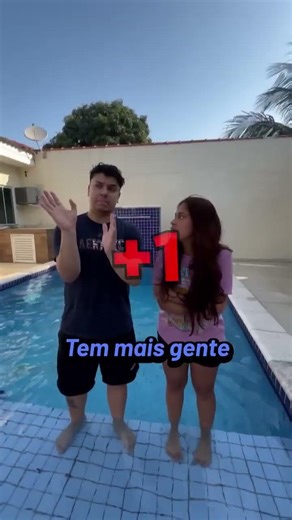VOCÊ DECIDE quem CAI na PISCINA GELADA!