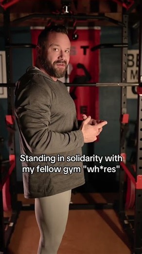 Shane Gillis calls gym girls "whores" on SNL