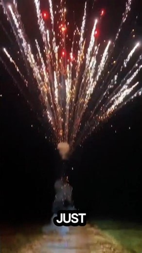Night Sky Explosion: Amazing Fireworks Show! 🎆