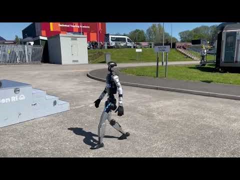 UK ERRO 26 Robots