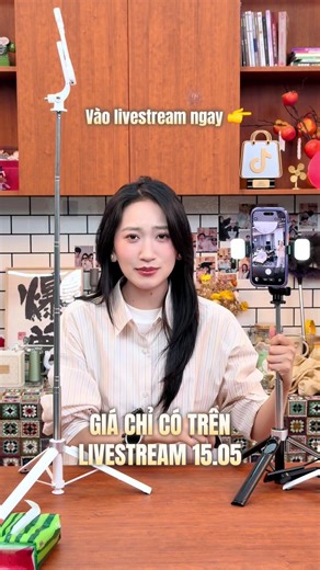 Giá gậy chụp hình hời trên livestream 15.05