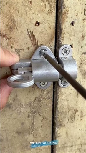 🔒 Self-Locking Barrel Bolt with Automatic Latching Action