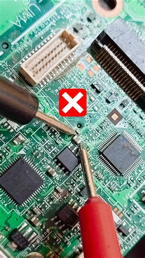 SMD Components Testing With Multimeter #shorts #trending #multimeter #electronics #testing #tricks