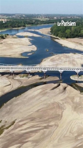 Le lit de la Loire fortement asséché près d'Ancenis