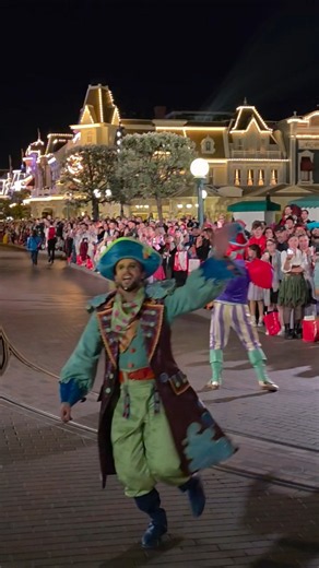 Disneyland Paris - Pirates & Princesses : Le Défilé - #disneylandparis #disney #disneyland #dlp