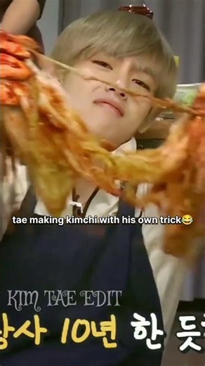 when taehyung 🐻 making cute faces while eating😍🤭#bts #taehyung #shorts
