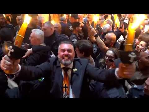 Worshippers hold Holy Fire ceremony in Jerusalem