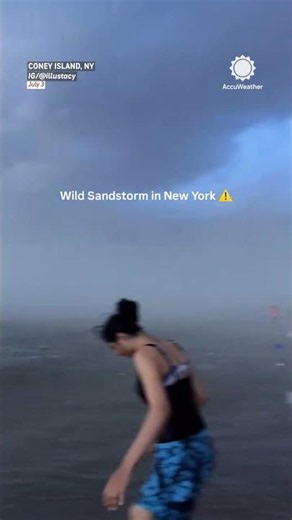 Powerful Winds Send Beachgoers Running In New York