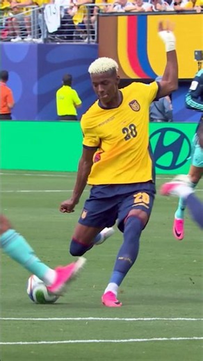 Angulo with Ecuador’s equalizer 🇪🇨#FIFAWorldCupOnYT