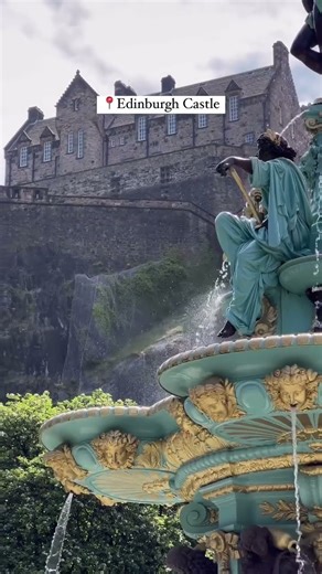 We LOVE a sunset at no.4 😍🌅 If there is one thing that Scotland does right it is castles!