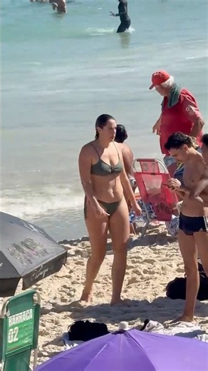 🇧🇷 Copacabana Beach A Happy Day
