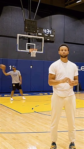 Steph Curry’s Range Is Ridiculous 🏀