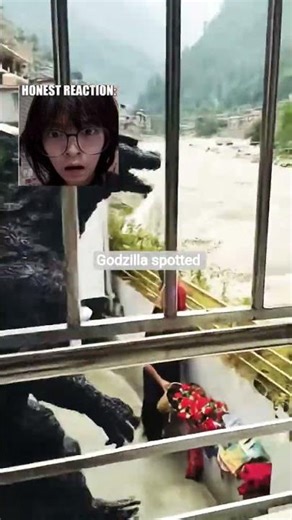 GODZILLA IN REAL LIFE🙀🦖🌊#godzilla #trending #shorts