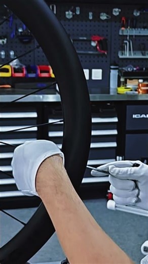 Assembling carbon fiber wheelsets: Initial Truing.#icancycling #alpha40