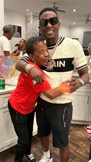 Boosie Shows His Mom Love For Cooking Christmas Eve Breakfast #boosie #lilboosie