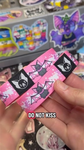 Happy news years eve u fruit bats, let’s pack some Pride goodies #wlw #lesbian #sapphic #bat