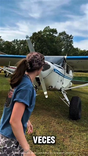 ¡El Helicóptero de 100 Años de su Abuelo! 🚁😱