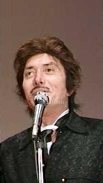 Jaani - Raaj Kumar's Rockstar Entry At The Premiere Of Saudagar (1991)! Aura Is Real! #raajkumar