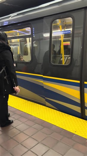 TransLink Mark ll arriving at Granville Station