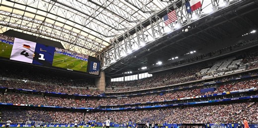 Videoschiri sorgt bei WM mit umstrittener Geste für Aufsehen