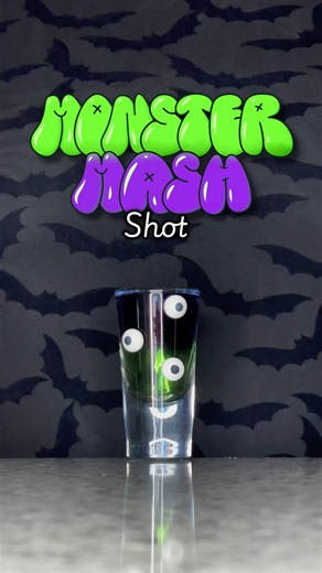 Monster Mash Shot 👁️💜 #halloweencocktails #halloweenshots #halloweenideas #shots #cocktails
