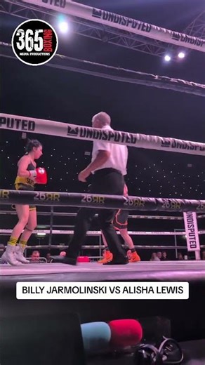 BOTH GIRLS DELIVERED 🔥🥊 #femaleboxing #boxing #boxinghighlights