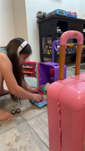 Cute GIRL Playing Barbie Dolls and Her Besties | Daily Life & Fun Moments #content #barbie #besties