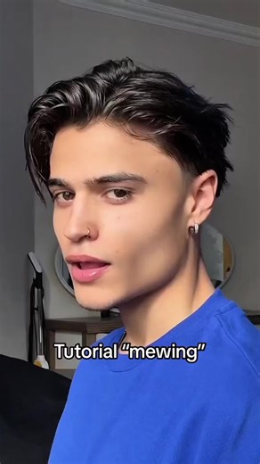 Real right mewing tutorial🤫🧏🏻‍♂️💀real #ewing #tutorial #stepbystep #right #shelove
