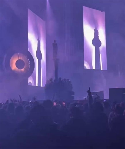 ASAP Rocky addressed the crowd last night during his show in Cleveland 👀🔥“I know it was hard to defend me as your favorite artist, or as an artist you admire, because I was quiet for a long time. But we back, baby. We in motion.Don't believe the propaganda. Don't believe the tactics. Don't believe the smear campaigns. Don’t be f*cking dumb!”