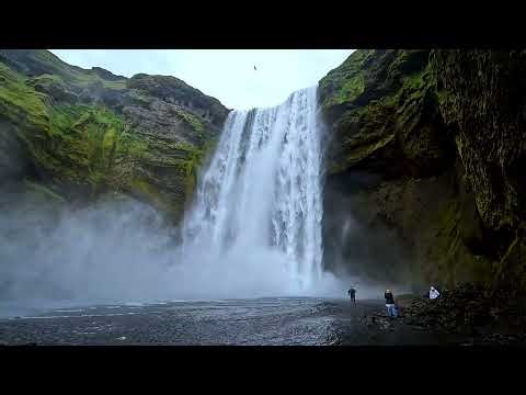 Skógafoss Waterfall – Iceland in 90 Seconds 🌊