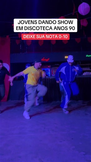 Dançando nas discotecas dos anos 90 — ritmo e estilo