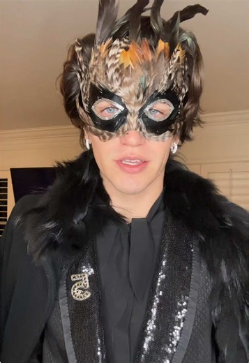 getting ready w me for huddyween