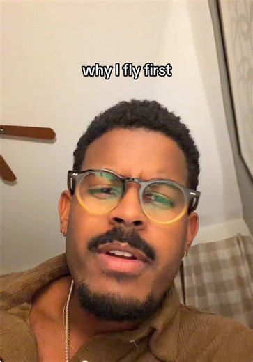 Flying First Class: Experience Luxury Travel Comfort