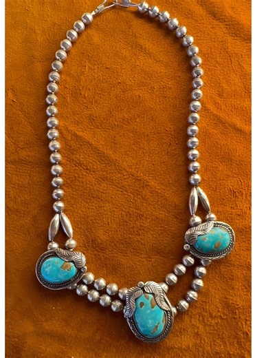 How gorgeous is this vintage Navajo made turquoise necklace!? I just added it to SquashBlossomRanch.com and you can see more photos and info there! #turquoisejewelry #westernfashion #nativeamericanjewelry #westernjewelry #westernwedding
