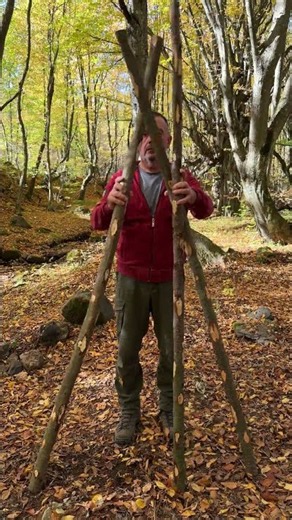 How to Build a DIY Camp Chair from Sticks and Rope. #camping #outdoors